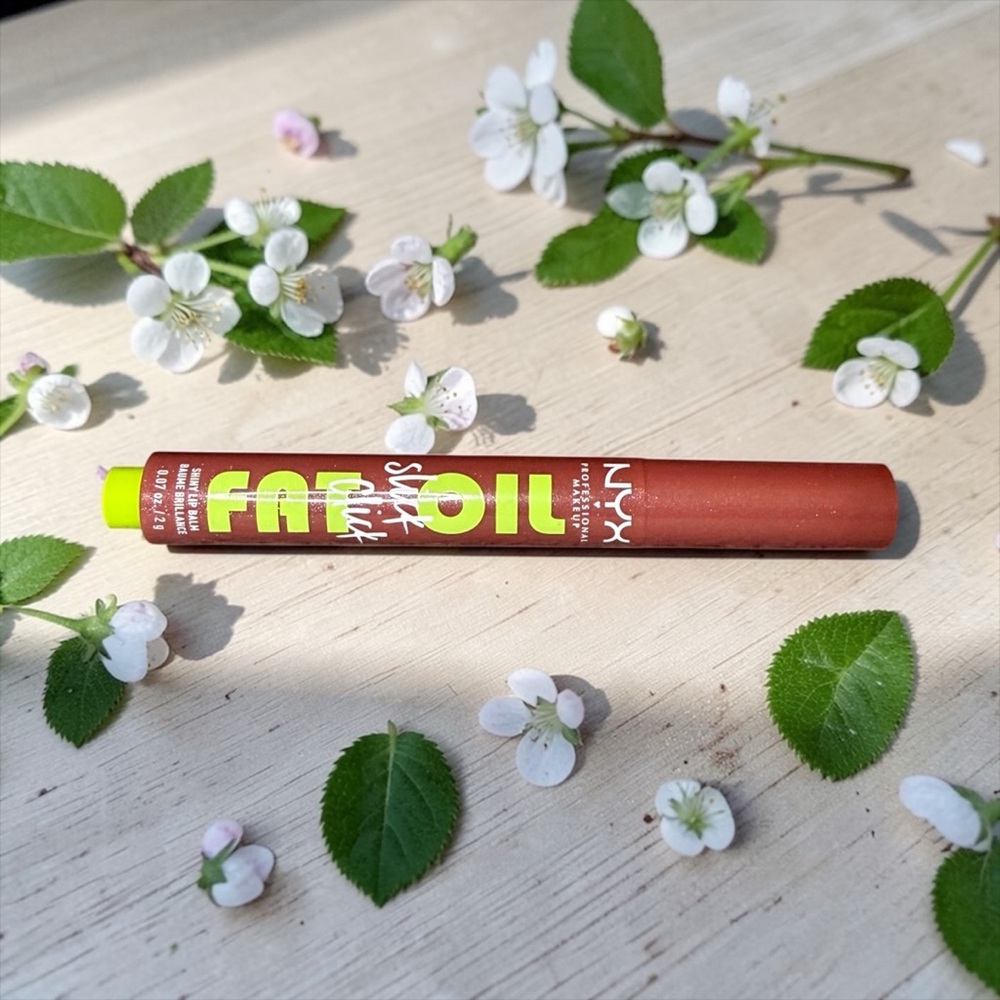🫦NYX🫦Fat Oil Shiny Lip Balm in No Filter Needed/NIP